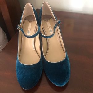 Boden velvet green shoes
